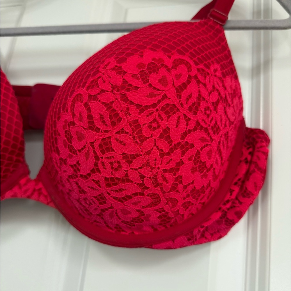 Victoria’s Secret Vibrant Red Very Sexy Push-Up with Underwire - Picture 2 of 5